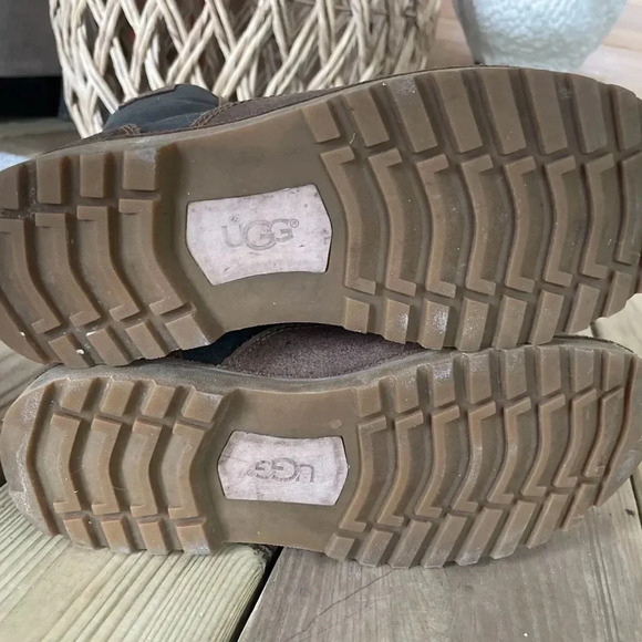 UGG BRown Leather Boots size US 11 Mens Lace Up Waterproof - Picture 9 of 10